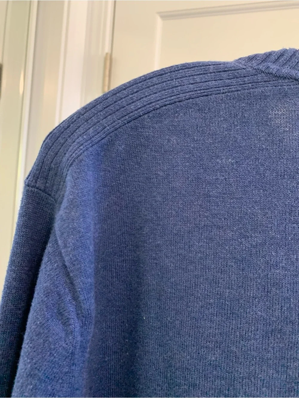 Banana Republic Men's V-Neck Sweater in Navy Blue